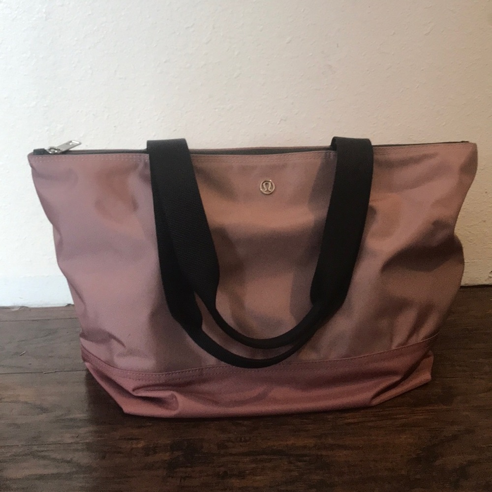 Lululemon tote bag
